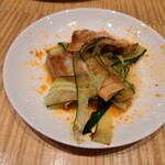 スーツァン・レストラン陳 - 取り皿に取った雲白肉・その2です。