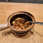 スーツァン・レストラン陳 - 火から下ろした、土鍋入りの四川飯店伝統の麻婆豆腐その2です。