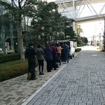 ランチタイム - いつも行列。