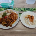 Chef Hüseyin - 料理写真:いろいろな料理が食べられそうな

●ミックスランチ　1,300円

を注文してみた

他の方のレビューを見ると、僕とは内容が全く違い
日替わりランチな様相だなあ
