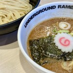 アンダーグラウンド ラーメン 頑者 - 