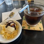 Majonotamago - アイスコーヒーとミニデザート