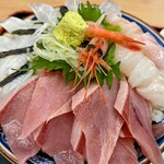 氷見 魚市場食堂 - 氷見浜丼 やわやわ盛り(並丼) 2,400円
            ご飯大盛り 150円