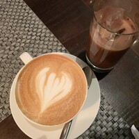 R restaurant & bar - 