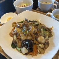 御膳房 銀座店 - 麺類ランチ:五目あんかけ焼きそば 1400円