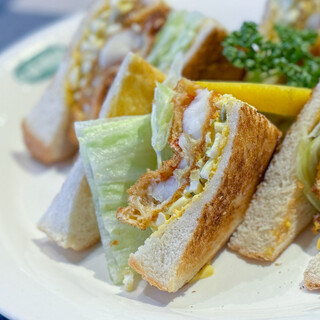 sandwich CLUB HOUSE_0