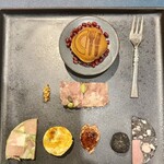 ブラッスリー リーヌ - シャルキュトリ。繊細な味わい、野生味溢れる味わい。使ってるお肉によって個性が全く異なるのが飽きない。パテドカンパーニュは鹿肉だそうで、ワイルドな食味だった。