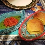 ラジュール - ハリッサとターメリック入りのパン