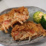 和バル おもち - ・「ほぼカニクリームコロッケ(¥350)」の断面。