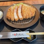 贅沢とんかつ アバンティ - 特ロースカツ定食（180g） 2,370円