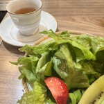 百寧 - コンソメスープ、サラダ