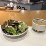 大衆ビストロ コタロー - サラダとスープ