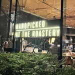 STARBUCKS RESERVE ROASTERY TOKYO - 夜のリザーブロースタリーにようこそ。