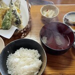 Kominka Shokudou Mochiduki - いわし醤油煮、ごま漬け、天ぷら、ご飯、いわしだんご汁