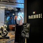 The WAREHOUSE - 入り口