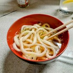 豚太郎 - サービスのうどん