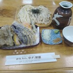 大澤屋 - ざるうどん2種盛 1025円
            舞茸と野菜の天ぷら 935円