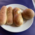 Bekari Resutoran Sanmaruku - コショウのチャパタ、バゲット、全粒粉パン