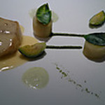 "本日の鮮魚"のポワレ　シャンパンの香るポワローを添えて