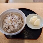 そば屋十六文 - ゆかりご飯～甘くて美味しいお漬け物付き