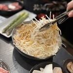 成吉思汗 大黒屋 - アーモンド大根サラダ(495円)