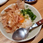 Tachinomi Ura - 卵かけごごはん黄ニラ醤油がけ