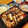 Izakaya Wakachan - やきとり重 1430円
                （ミニサラダ、味噌汁、漬物、小鉢付き）