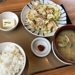 Yayoi Ken - 肉野菜炒め定食。