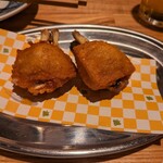 居酒屋 ヨーテル - 手羽先の唐揚げ。残念ながら品薄でハーフに
