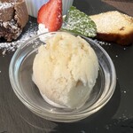 BRASSERIE ASHIYA Becchii37 - ヨーグルトアイス