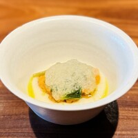 DIRETTO - 新玉ねぎのピューレ、ムラサキウニ、葉わさび、ハモ DIRETTO - 新玉ねぎのピューレ、ムラサキウニ、葉わさび、ハモ