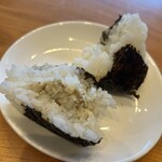 Onigiri Ishin - 塩サバ。もう少し具が欲しかった