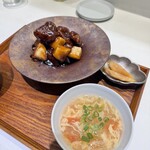 富麗華キッチン - 黒酢の酢豚　全体