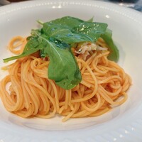 イリエスケープ - Primo 駿河湾ズワイ蟹とルッコラのトマトソーススパゲティ