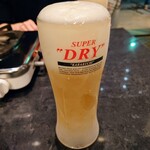 越後屋 - 生ビール、グラスまで冷えています