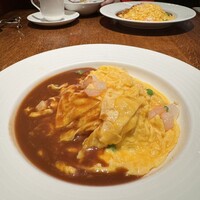 グリル満天星 麻布十番 新宿店 - ランチオムレツライス(スープ・サラダ付) ¥1,320