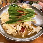 熊本牧場直営 石黒商店 - もつ鍋　アゴ出汁醤油　2人前　1980円