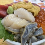 北のどんぶり屋 滝波食堂 - いくら ウニ ホタテ まぐろ！