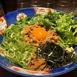 東京煮干屋本舗 中野駅前店 - パクチーまぜそば(大盛り)　¥1200