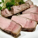 洋食 おがた - 炭火でじっくりと火を入れていく