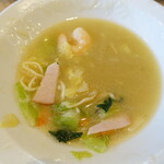 昌龍飯店 - エビヤキソバ（スープ）