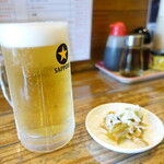 昌龍飯店 - 生ビール（小：300円）にザーサイ