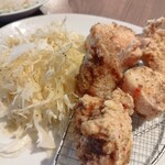 Sute-Ki Ando Hamba-Gu Soshite Katsuage Niku Yama - 勝揚げ近影。柔らかくて肉汁がすごい！胡椒の効いているスパイスも好きだし、今後もこれ一択かな？♥