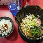 家系ラーメン とらきち家 - 