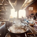 Tengu Kitakoshi Ramen - 店内も当然渋渋