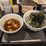 なぜ蕎麦にラー油を入れるのか。 - 料理写真: