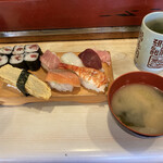 福寿司 - にぎり　600円