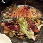 ワインとクラフトビール はるばる - 多摩ベジHALBARサラダ