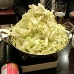 ワインとクラフトビール はるばる - シュークルート風HALBAR鍋