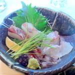 幸っちゃん寿司 - シマアジ、明石の鯛、生ホタルイカ